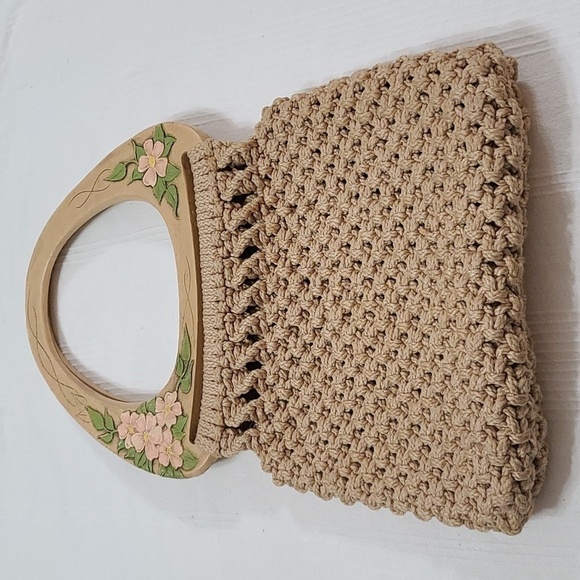 BoHo Purse Handbag Macrame Floral Carved Wooden Handles Tan Unbranded 10x10 EUC - Picture 1 of 11